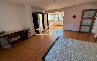 Casă de vânzare Ds+P+1E+M, situată pe Strada Alexandru cel Bun. - Poză 6