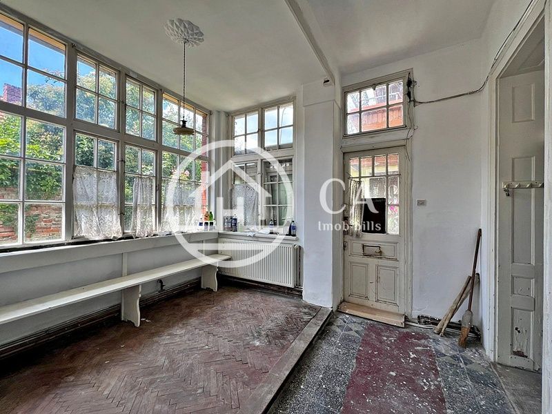 Apartament 2 camere de vânzare la curte comuna în zona Ultracentrală - Poză 2