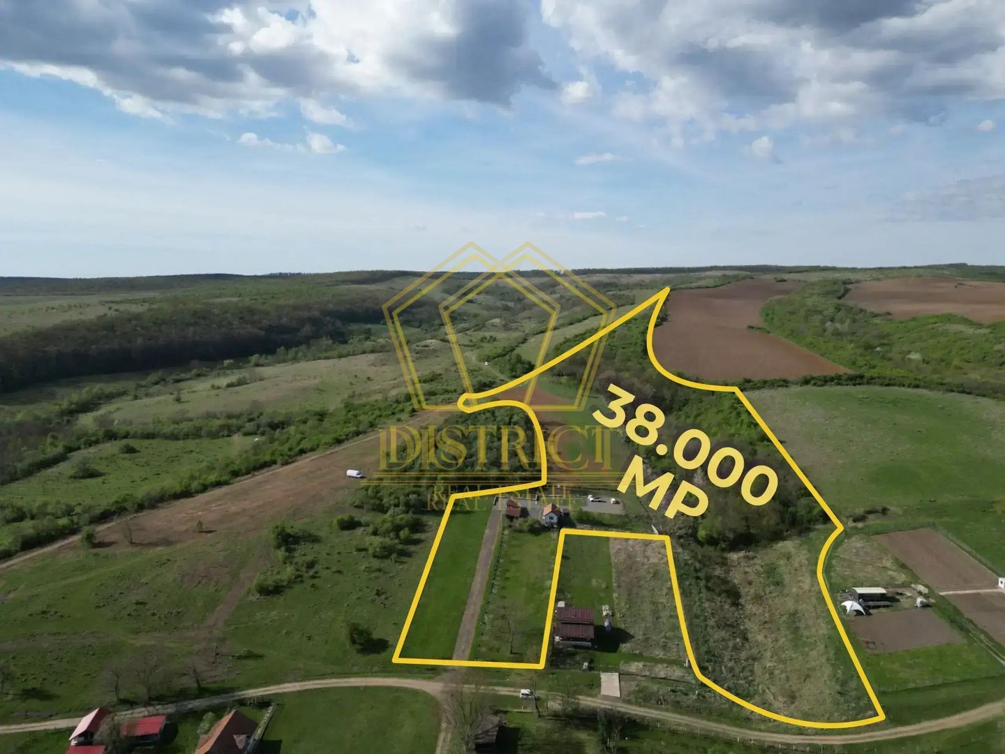 Casa de vacanta cu teren si padure de 3.8ha | Nadas | Herneacova - Poză 1