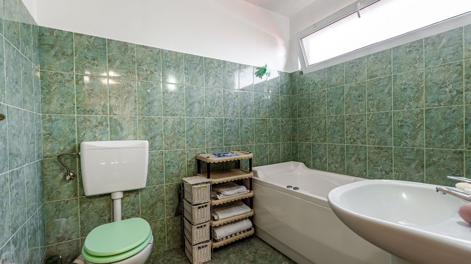 Casă 2008 - 6 camere - teren 1440 mp - Zadareni, Arad - COMISION 0% - Poză 7