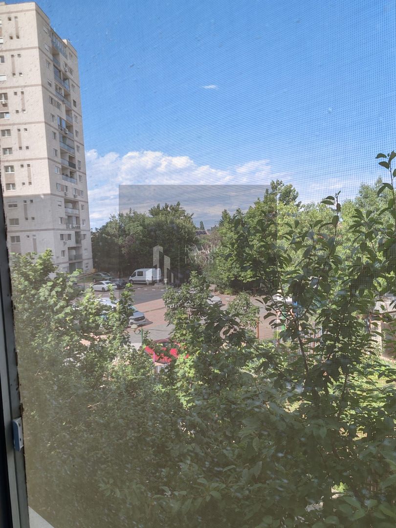 Apartament cu 3 camere, Auchan Titan/ 1 Dec 1918, DE RENOVAT - Poză 4