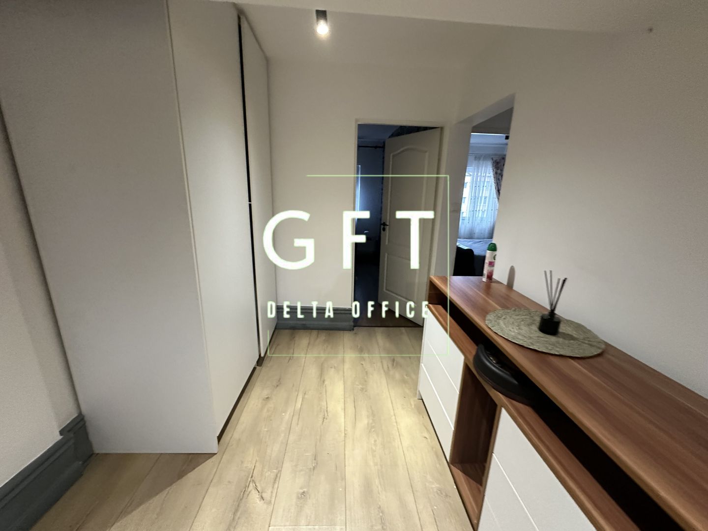 Apartament 3 camere, zona Crinilor - Poză 2