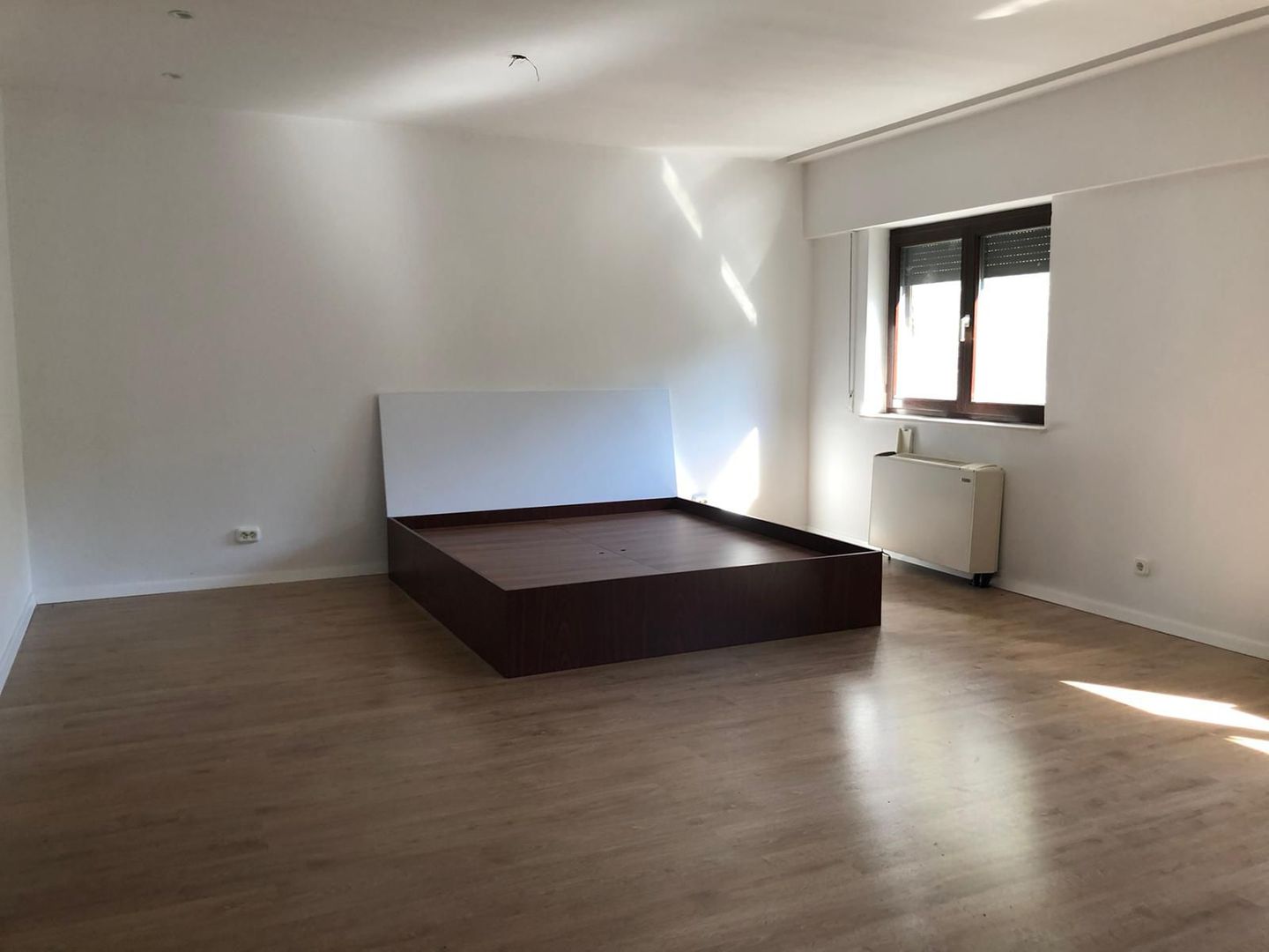 Vila 6 camere cu iesire la lacul Baneasa teren 317 mp - Poză 8