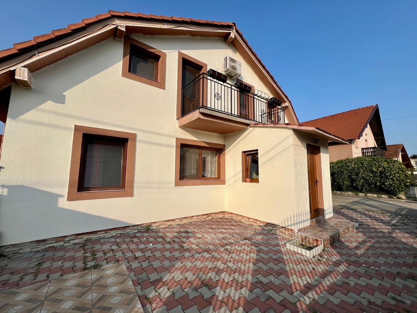 Casa individuala cu curte proprie de vanzare in Sacalaz COMISION 0% - Poză 1