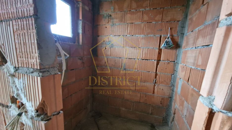 Casa individuala impartita in 2 apartamente | Ianova - Poză 11