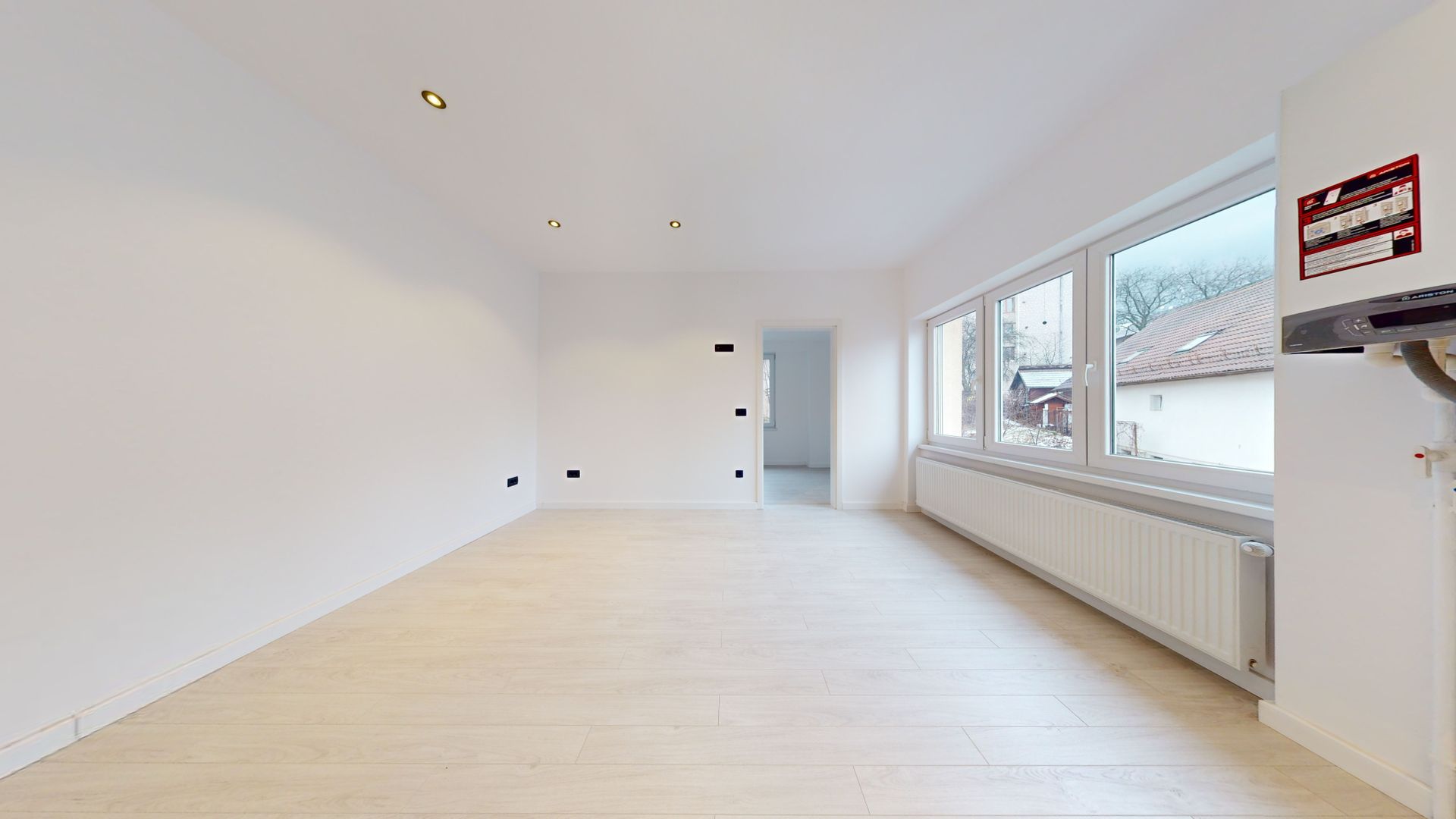 Apartament in vila zona centrala - Poză 2