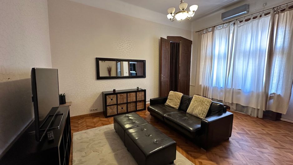 Apartament in Piata Victoriei - Poză 1