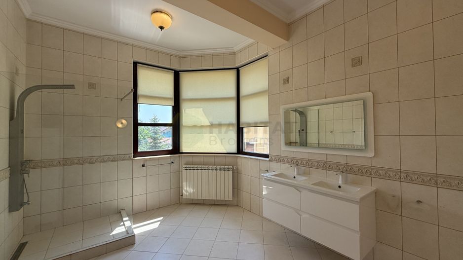 Vila 9 camere cu piscina si teren de 1.000 mp - Poză 25