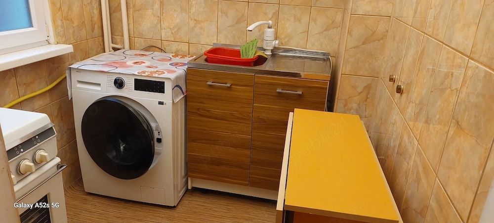 DE inchiriat apartament cu 2 camere, Micro 40, et. 1, 1500 lei - Poză 1