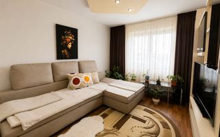 De vânzare apartament 3 camere Arinului - Poză 2