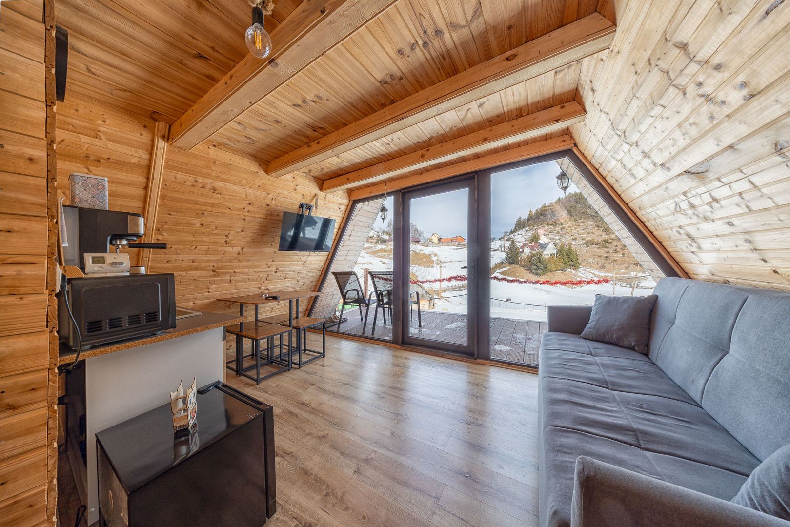 Teren 7,656 mp + Cabane tip A Frame, Fundata - Poză 8