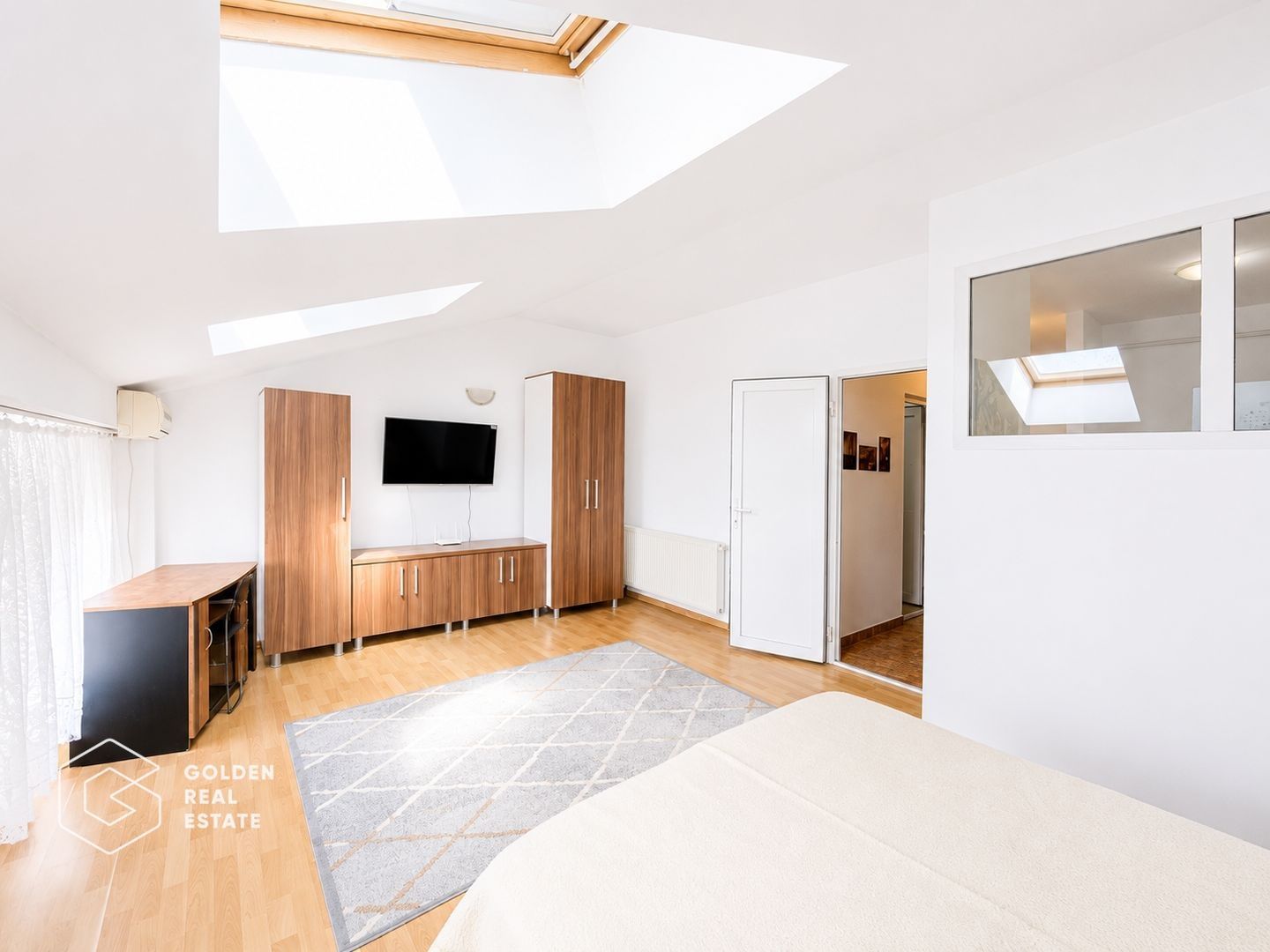 Apartament cu o camera, etaj 4, zona Micalaca - Poză 1