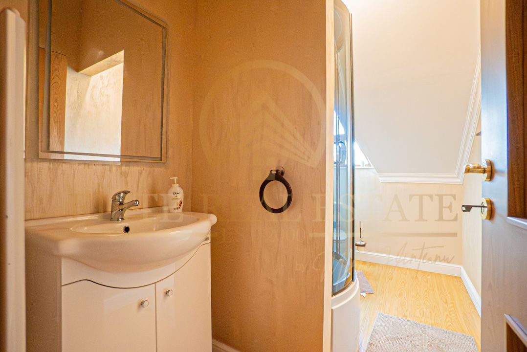 Ovidiu Sud - Zona premium - Vila impozanta, curte mare, garaj, terasa! - Poză 42