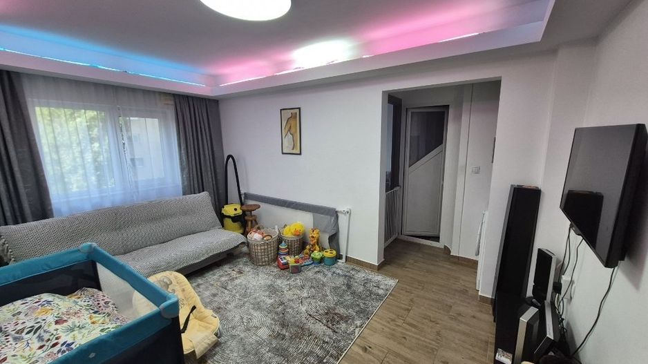 Ap decomandat 4 camere , 2 bai si 2 balcoane-zona Colentina bloc 1986 - Poză 7