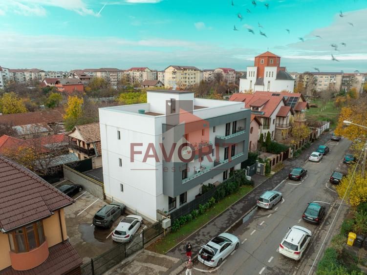 VAND 1/2 CLADIRE CU 6 APARTAMENTE - Poză 1