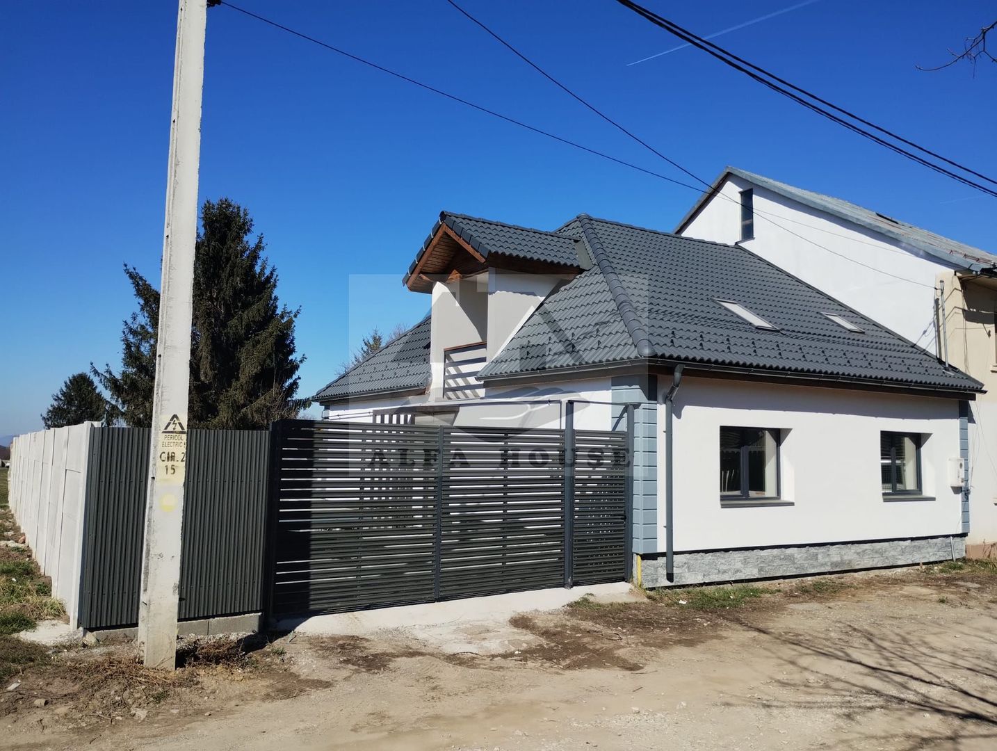 Casa individuala Sacele, 150 mp, 231 mp teren, renovata integral 2025 - Poză 1