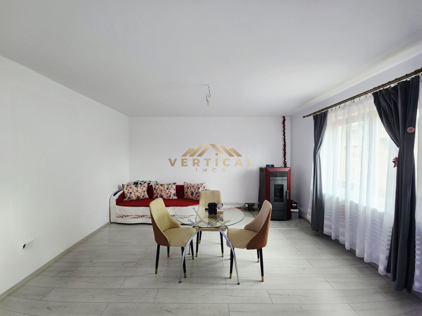 Vila 6 camere la intrare in Dobreni - Poză 9