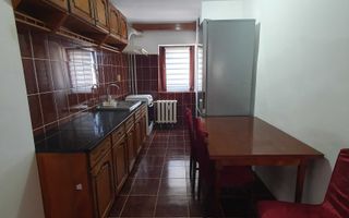 Apartament cu 4 camere decomandate, centru de cartier. - Poză 4