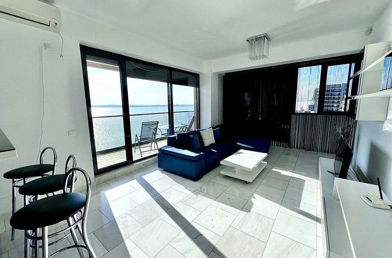 Apartament 2 camere Vila Sophia 1 - Vedere frontala la lac - - Poză 6