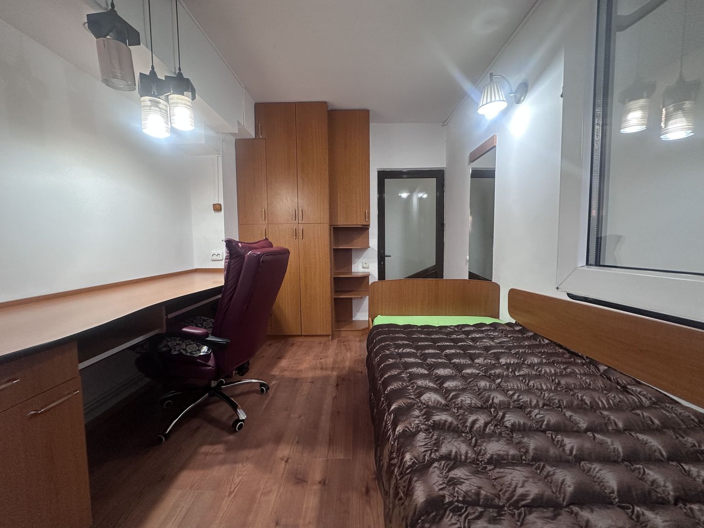 DE ÎNCHIRIAT! Apartament în inima Municipiului Târgoviște! - Poză 8