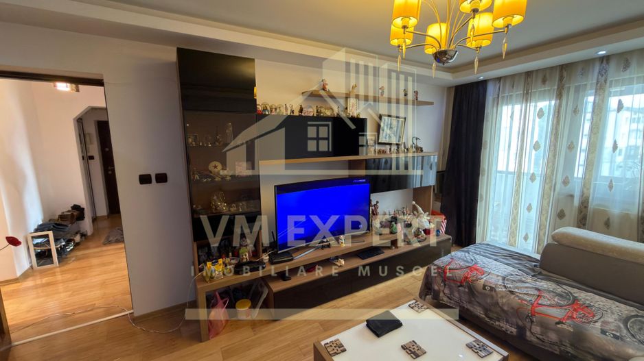 APARTAMENT 3 CAMERE ETAJ 3 VIȘOI CAMPULUNG - Poză 2