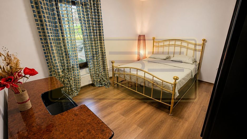 CASA 4 CAMERE- CURTE 1000MP - Ideal de locuit/ after school etc - Poză 2
