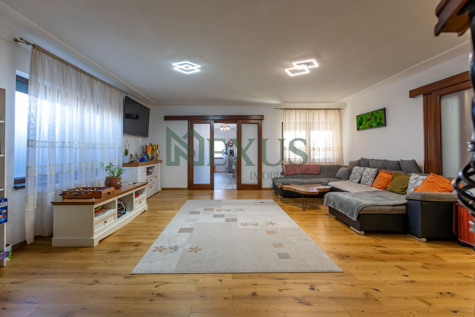 Casă/Vilă modernă de vânzare la intrare în Bogdan Vodă, județul Bacău. - Poză 4