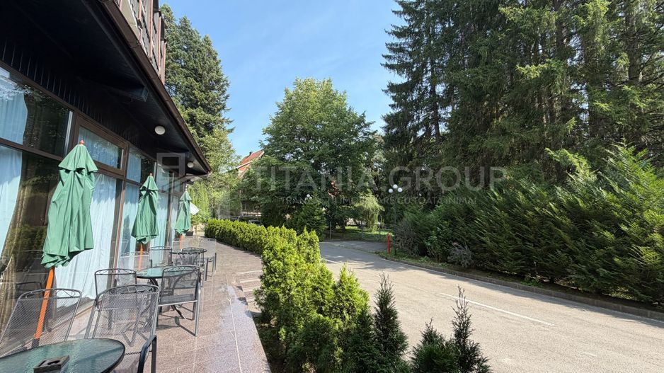 Hotel 4 stele, complet echipat, 85 camere, teren 5000 mp - Predeal - Poză 5