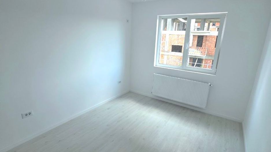 Apartament cu 3 camere în București, România - Poză 2