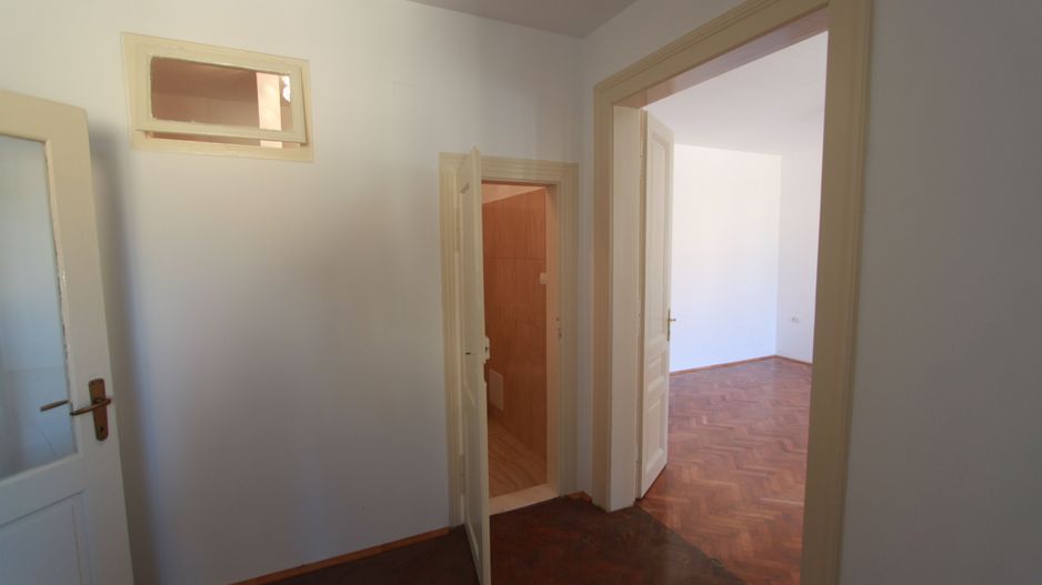 Casa singur in curte-zona Girocului - Poză 7