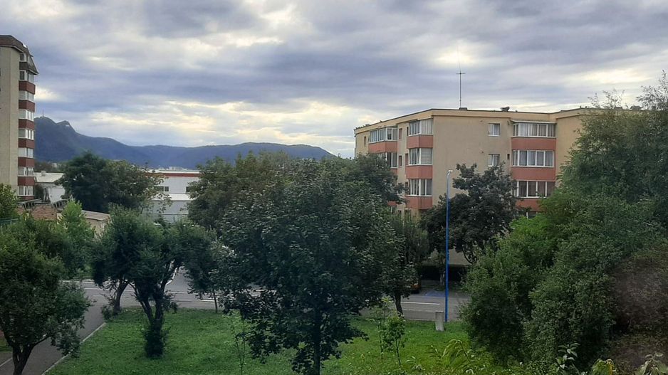 Apartament Renovat 2 Camere + Boxă 7 MP  Vedere Superbă spre Tâmpa - Poză 3
