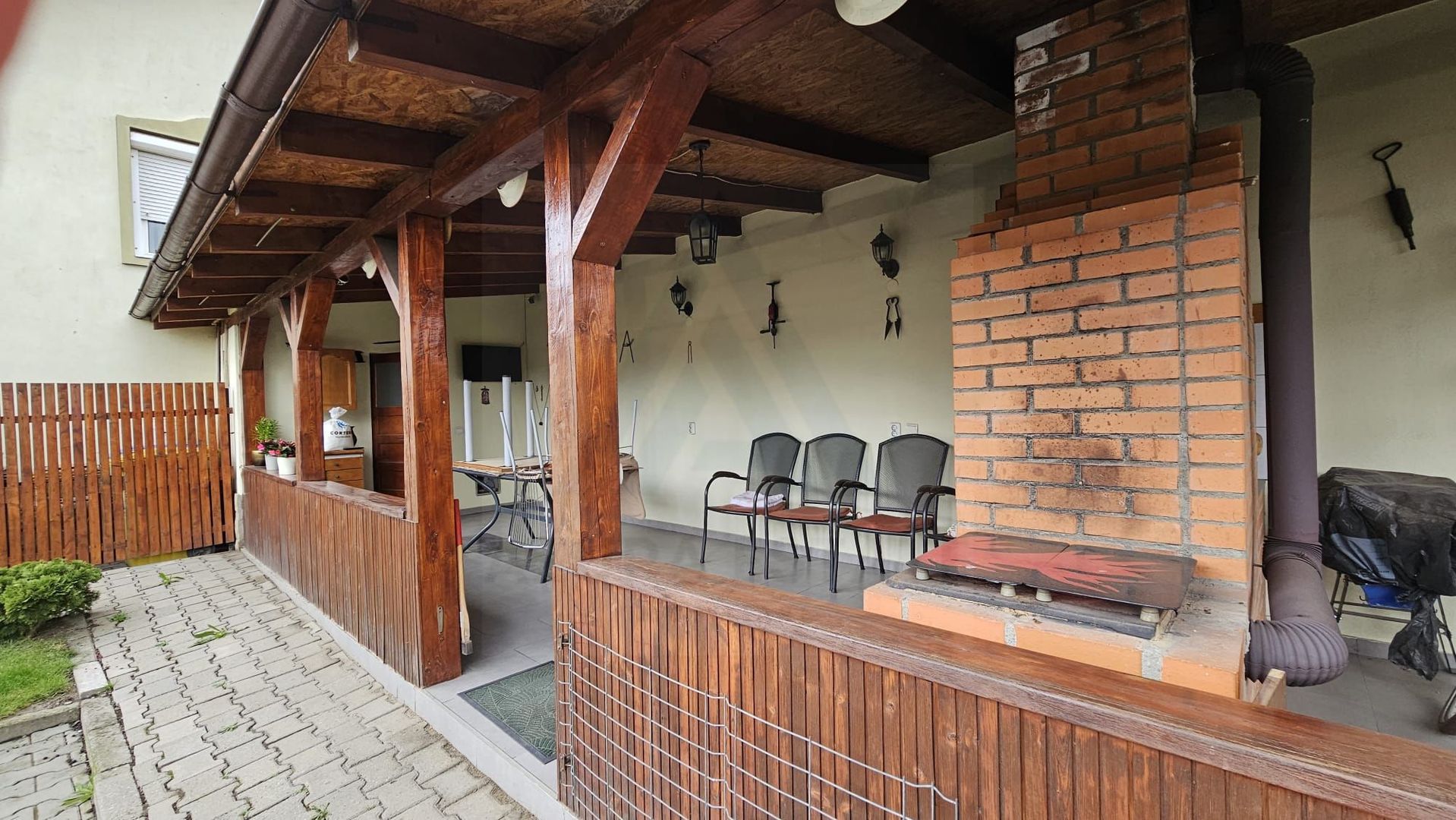 Casa 5 camere 3 bai garaj inchis si teren 700 mp utili in Lazaret - Poză 15