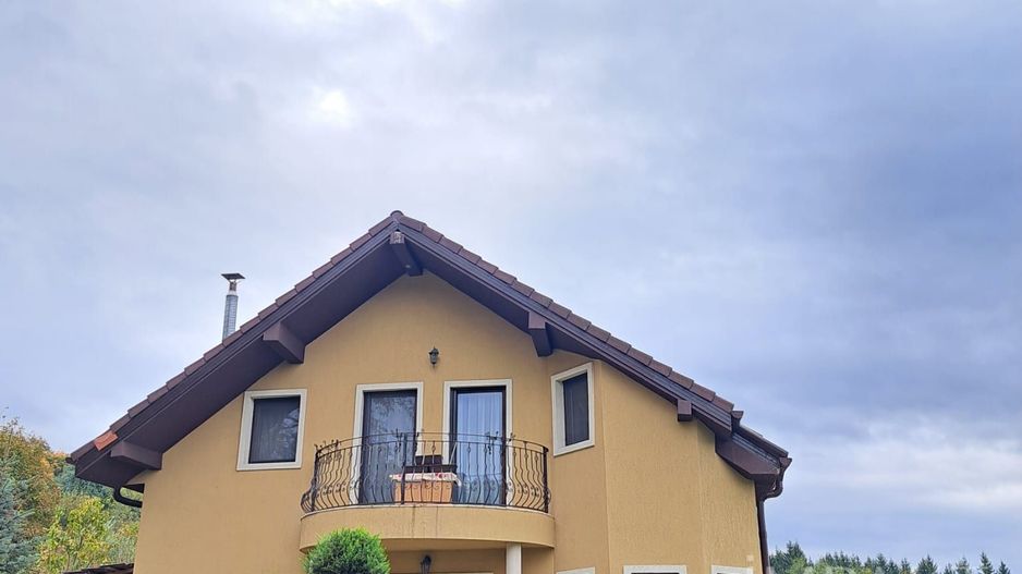 Casa  cu  vedere Panoramică în Făget, Peisaj de Vis și Confort Complet! - Poză 2