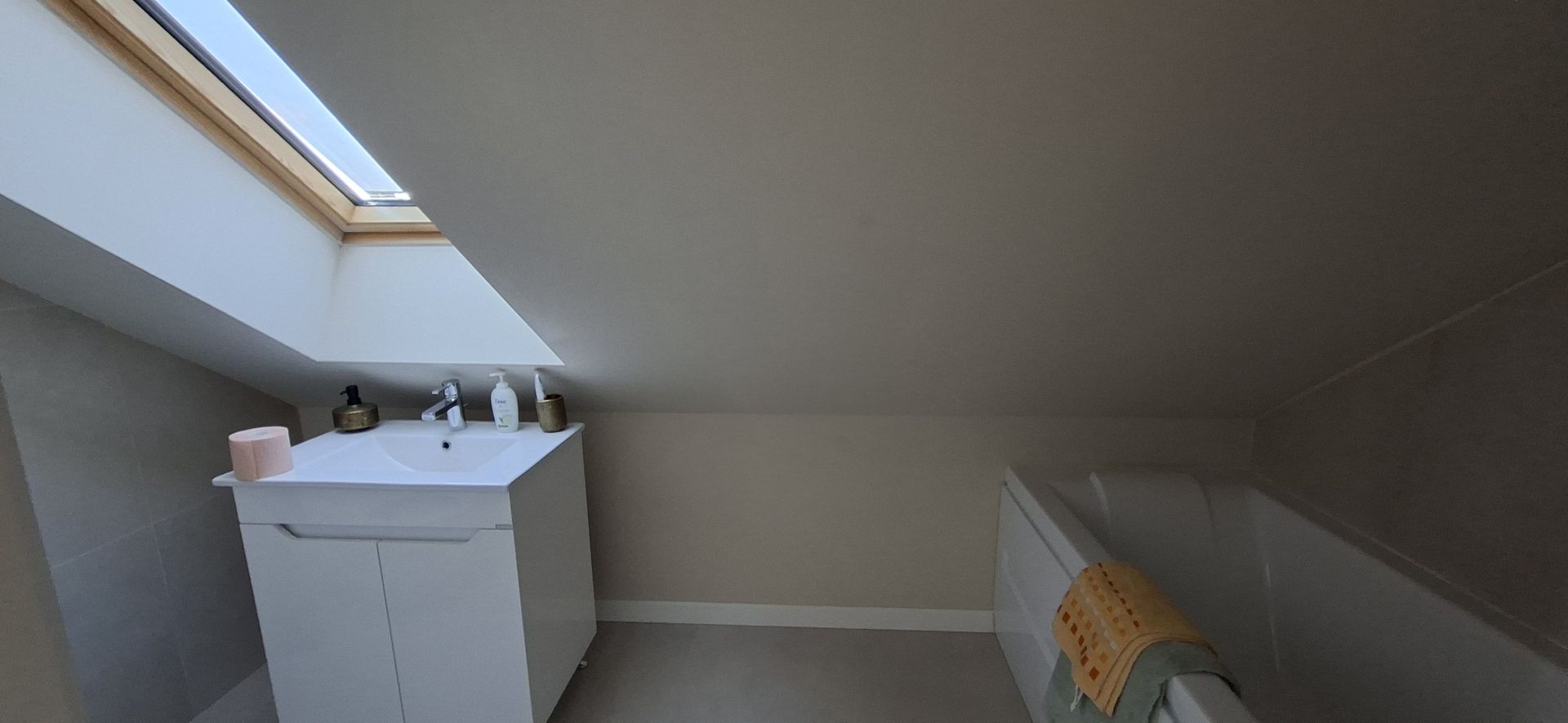 Vila spatioasa cu piscina - Dumbravita/Padurea Verde - Poză 32