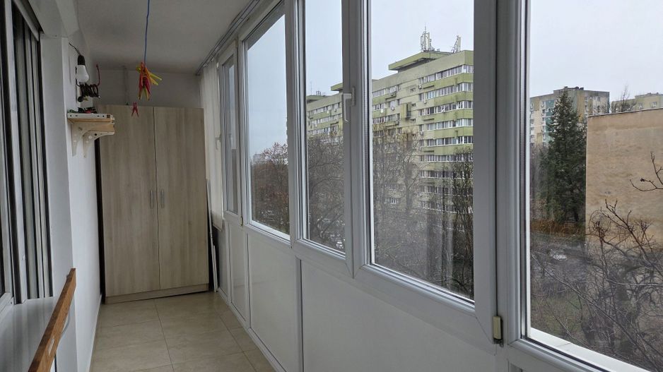 De vanzare apartament 3 camere Drumul Taberei - Poză 11