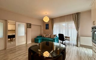 De inchiriat Apartament modern 3 camere cu curte privată şi parcare - Poză 2