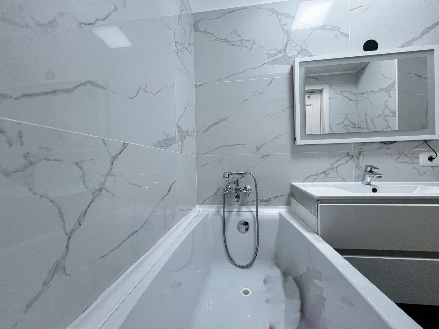 Palazu Mare(COD 05) - Apartament 3 camere| Parcare acoperită | Lac - Poză 19