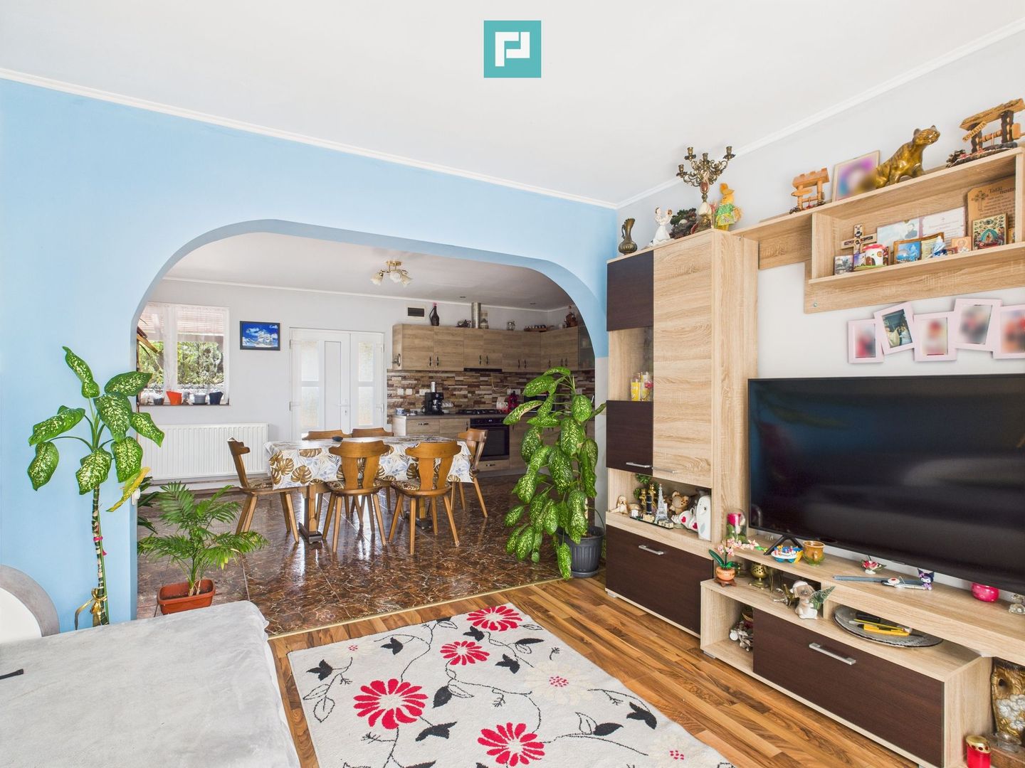 Casă spațioasă cu grădină în Topolovățu Mare - Poză 4