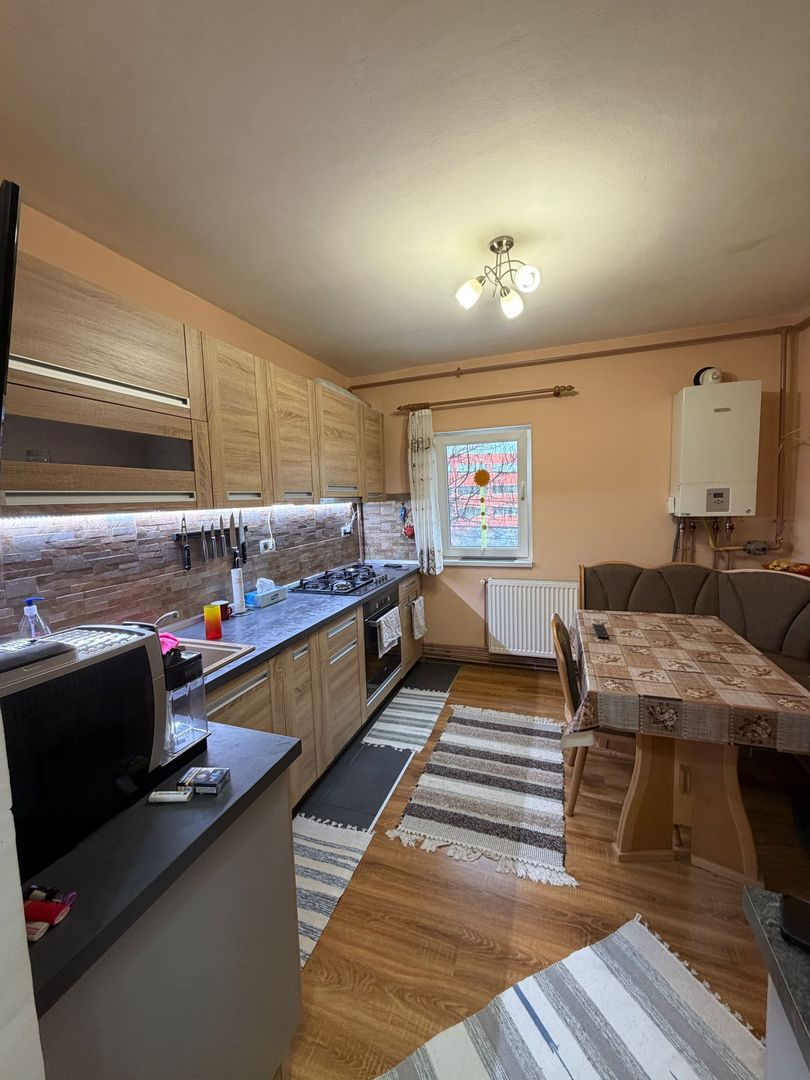 Calea Buziasului | 3 Camere | Etaj 1 | Centrala proprie | - Poză 6