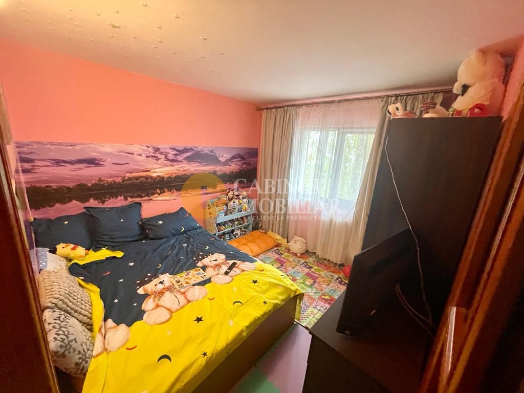 Etaj 2, apartament cu 3 camere, zona ZIMBRU - Alexandru Cel Bun - Poză 2