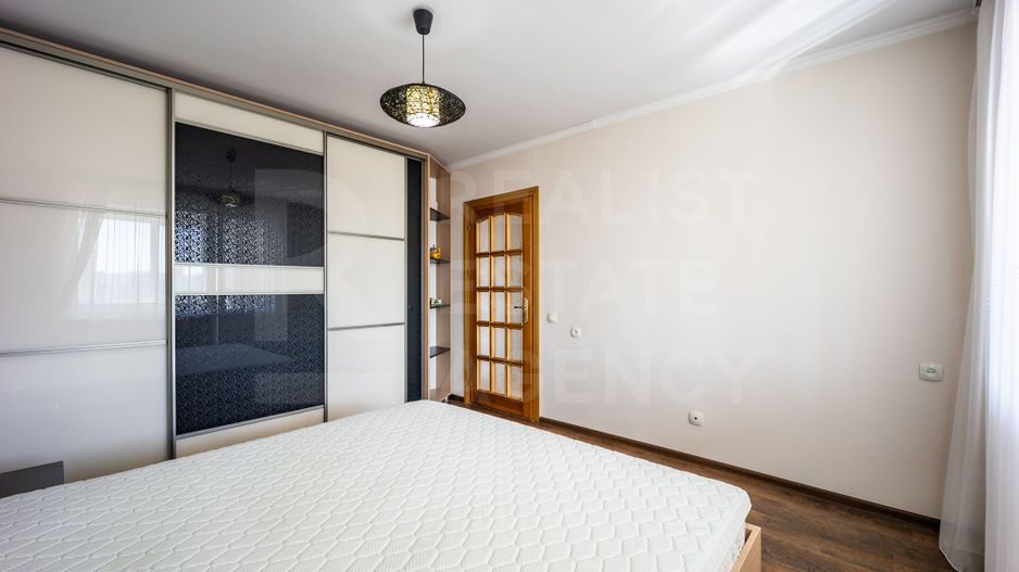 Vânzare, apartament 4 camere 86 mp , str. Milescu Spătaru, Ciocana - Poză 2