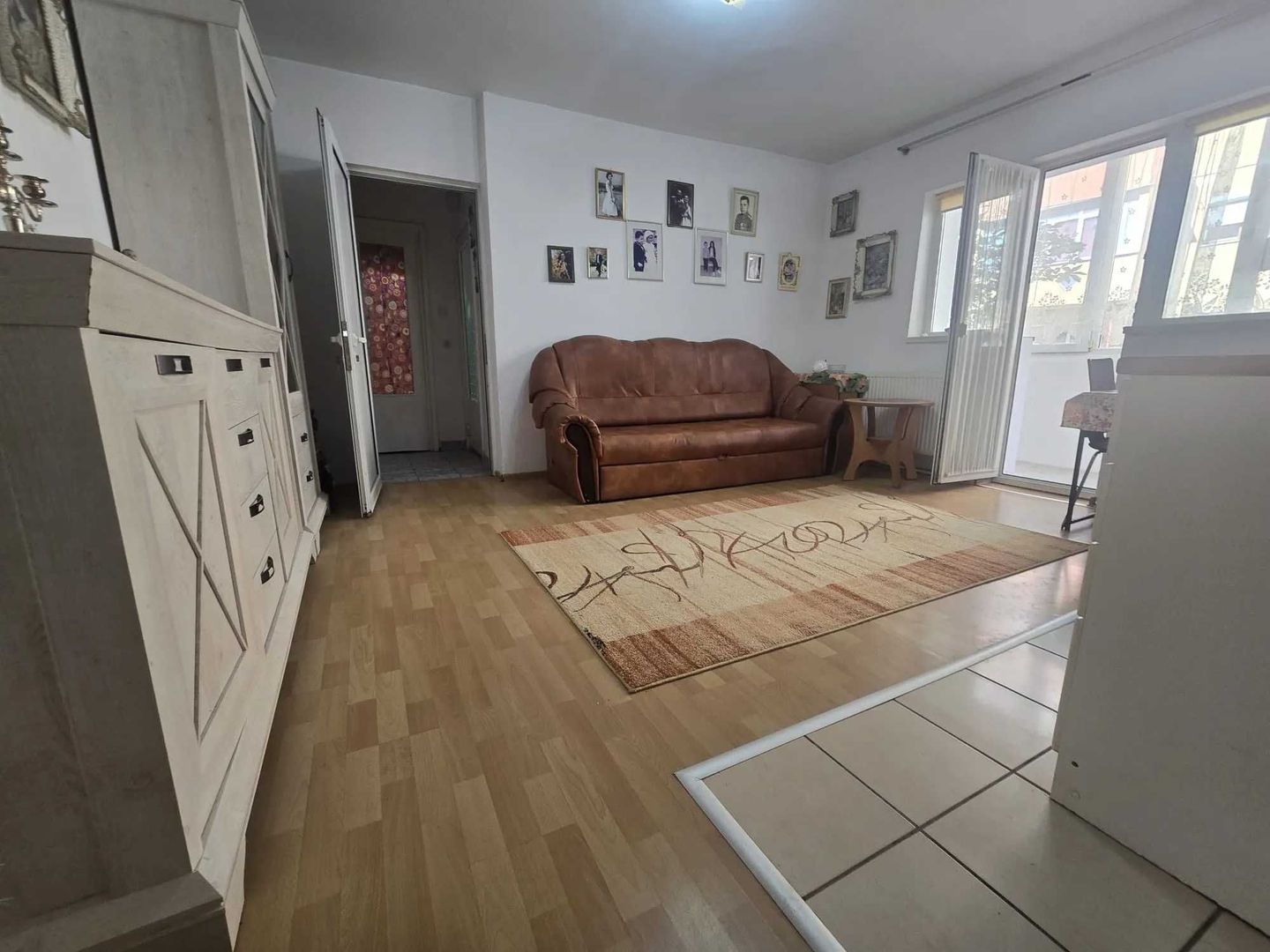 Apartament 3 camere situat in zona Piata Cetate 52 mp - Poză 2