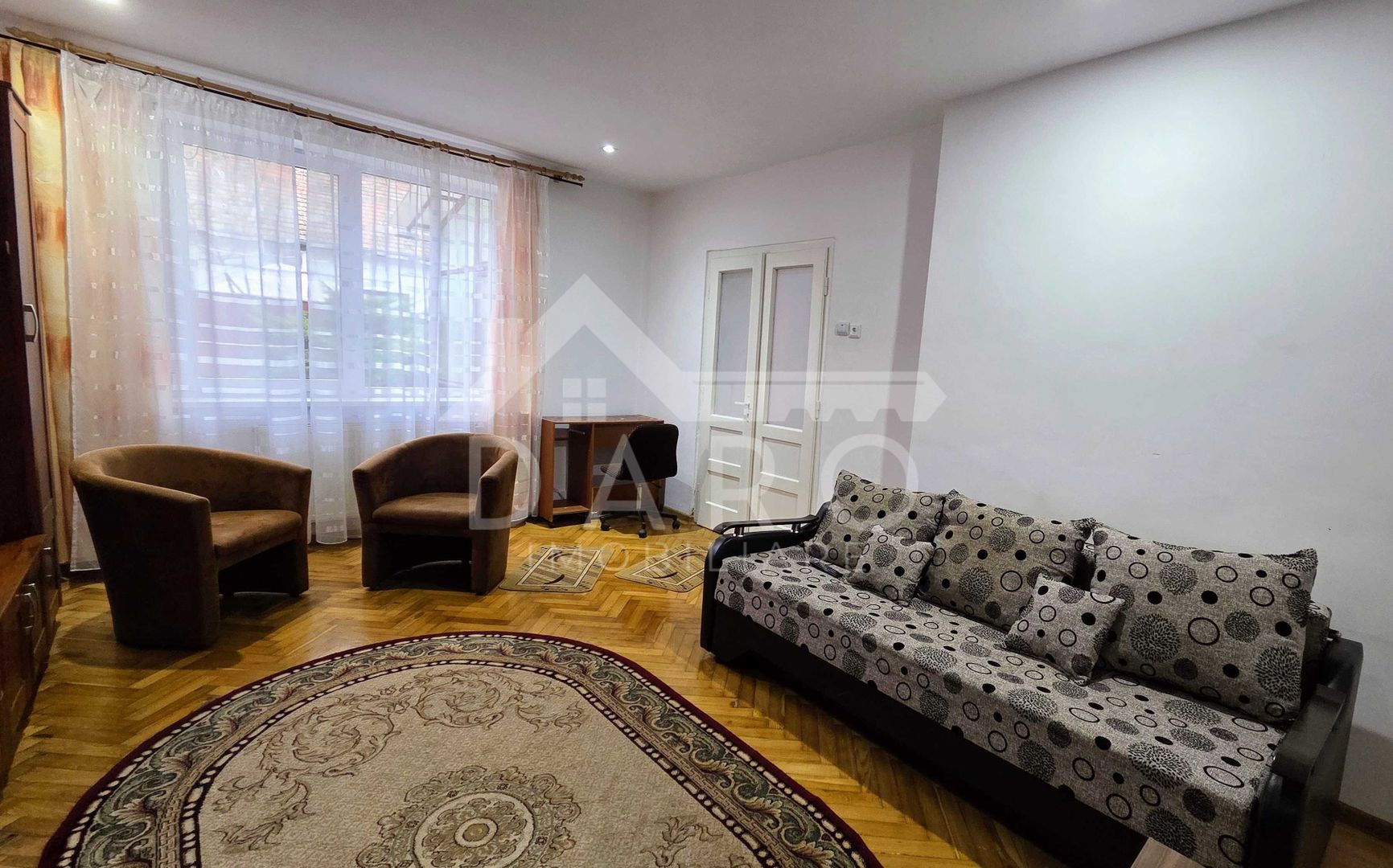 🏡 Închiriez ap. 2 camere 330€ – curte + terasă, zona semicentrală, - Poză 2