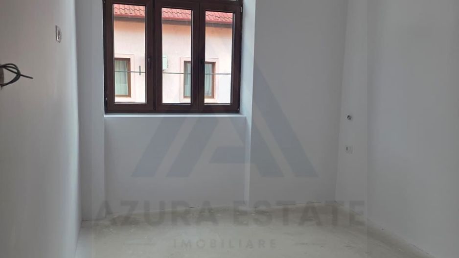 Apartament renovat 3 camere 2 bai 85 mp si pivnita  în zona Central - Poză 4