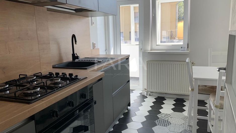 Apartament cu 2 camere, etaj 1, zona Centrală. - Poză 1