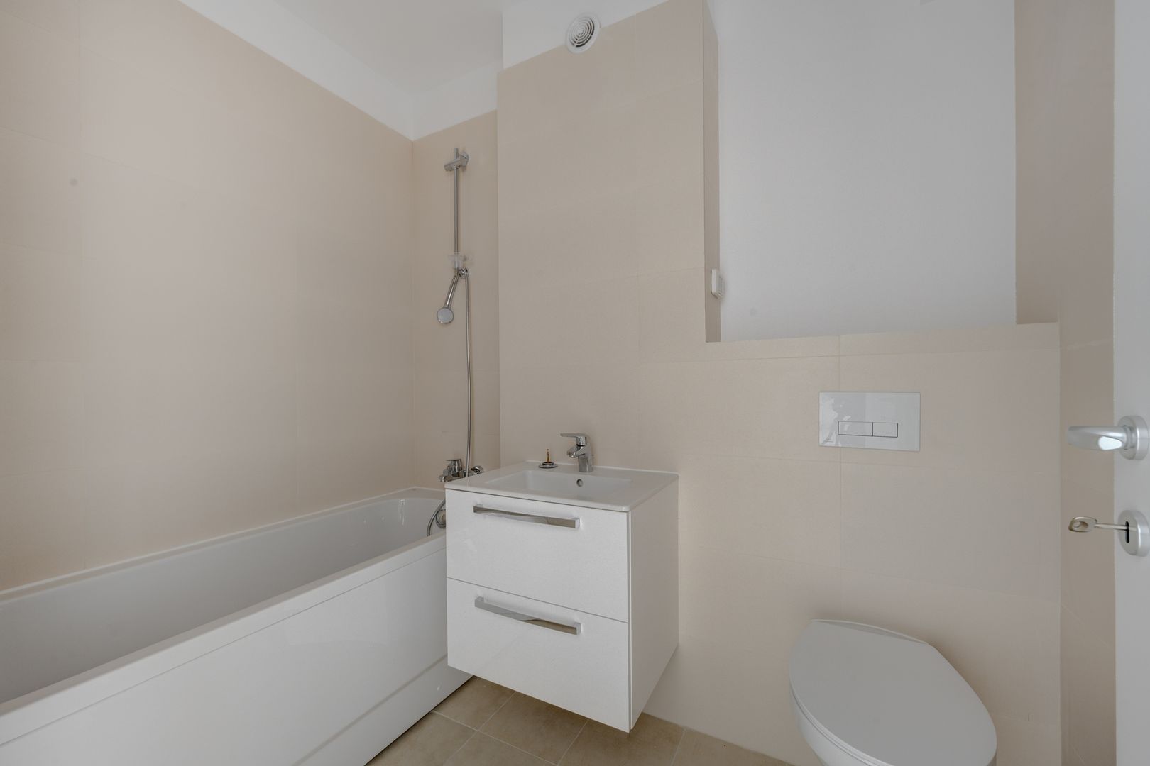 3 CAMERE VEDERE SUPERBA SPRE LAC BLOC NOU FINALIZAT TERASA GENEROASA - Poză 6