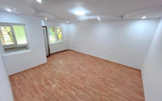 3 camere decomandat la etajul 1 in 1 Mai an 1985 centrala - Poză 3