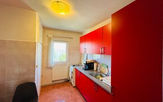 Apartament decomandat, cu 3 camere, 2 bai, 2 balcoane - Zona Strand - Poză 4