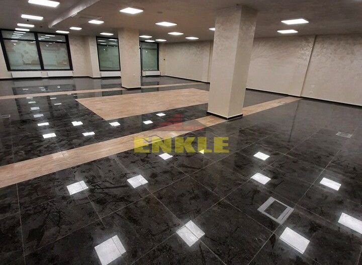 Spatiu comercial de inchiriat, zona ultracentrala/pietonala, suprafata de 238 mp - Poză 4