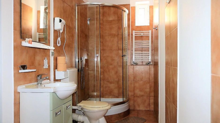 Mamaia Nord - Langa Mare, pensiune la cheie, 11 camere, 9 bai! - Poză 12